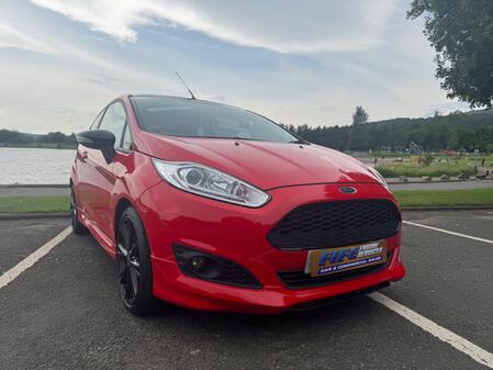 FORD FIESTA 1.0 T EcoBoost Zetec S Red Edition